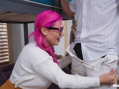 Sucer une bite, Petit ami, Lunettes, Chatte, Mouillée