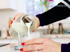 Morena, Leche, Pezones, Solo