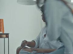 Gros cul, Gros seins, Brunette brune, Noir ébène, Léchez, Masturbation, Mère que j'aimerais baiser, Nénés