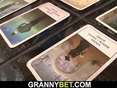 Blondine, Blasen, Geile alte tussi, Kehlenfick, Behaart, Reif, Mutti, Dürr