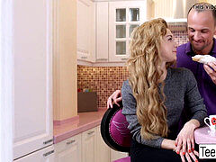 Красивые, На кухне