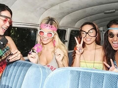 Culo grande, Verga grande, Mamada, Estilo perrito, Tetas naturales, Orgía, Adolescente, Tetas