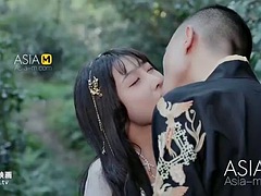 Leie, Asiatisch, Arschlecken, Grosse titten, Chinesisch, Spermaladung, Im freien, Titten