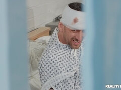 Leie, Arsch, Grosser schwanz, Grosse titten, Kehlenfick, Absätze, Realität, Titten