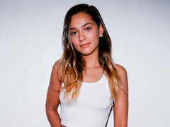 Blonde, Mignonne, En levrette, Branlette thaïlandaise, Pénis, Maigrichonne, Adolescente, Nénés