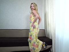 Blonde, Talons, Culottes ou slips, Mamelons bombés, Chatte, Rasée