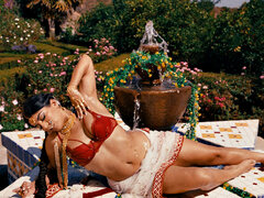 Gros cul, Brunette brune, Indienne, Masturbation, Piscine, Chatte, Solo, Mouillée