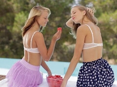 Blondine, Nahrung, Hd, Lesbisch, Lecken, Masturbation, Russisch, Titten