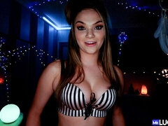 Grote kont, Bruinharig, Lul, Likken, Moeder die ik wil neuken, Slipje, Geschoren, Strippen