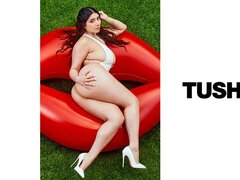 Gros cul, Grosse bite, Gros seins, Sucer une bite, Brunette brune, Plantureuse, En levrette, Rugueux