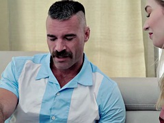 Grosse bite, Brunette brune, Tir de sperme, Hard, Actrice du porno, Maigrichonne, Plan cul à trois, Nénés
