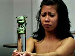 Desnudo, Público, Nalgadas