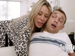 Grosser arsch, Blondine, Blasen, Schmutzig, Familie, Milf, Schüchtern, Taboo