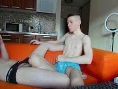Grosser schwanz, Blasen, Erstes mal, Schwul, Handjob, Massage, Masturbation, Jungendliche (18+)