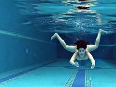 Nana, Brunette brune, Hard, De plein air, Piscine, Public, Solo, Nénés
