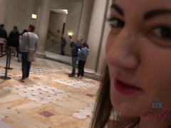 Sucer une bite, Brunette brune, Petite amie, Branlette thaïlandaise, Pov, Public, Fumer, Nénés