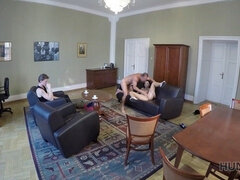 18 ans, Brunette brune, Couple, Cocu, Argent, Réalité, Adolescente, Épouse