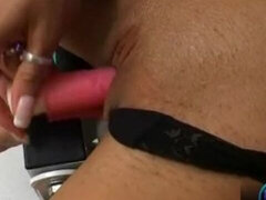 Grosse titten, Dildo, Masturbation, Orgasmus, Piercing, Solo, Spielzeuge