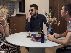 Anaal, Pijpbeurt, Sperma in gezicht, Gezin, Latijnse vrouw, Shemale