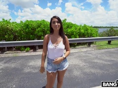 Amateur, Sucer une bite, Brunette brune, Tir de sperme, Hard, Hd, Fille latino, Rasée