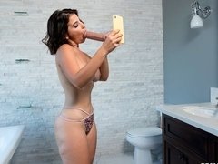 Bad, Grosse titten, Blasen, Braunhaarige, Geschnappt, Latina, Masturbation, Spielzeuge