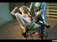 Sadomasoquismo, Rubia, Atragantadas, Orgasmo, Afeitado, Flaco