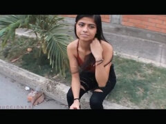 Enthousiasteling, Pijpbeurt, Dominatie, Geld, Openbaar, Slet, Spaans, Tiener