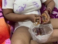 Derrière les coulisses, Branlette thaïlandaise, Indienne, Esclave, Épouse