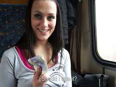 Sucer une bite, Brunette brune, Couple, Tir de sperme, Train