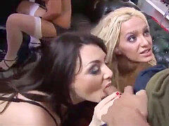 Pijpbeurt, Brits, Bruinharig, Oudere vrouw, Sperma shot, Rijpe lesbienne, Moeder die ik wil neuken, Feest