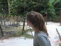 Leie, Braunhaarige, Fingern, Masturbation, Pov, Öffentlich, Muschi, Titten
