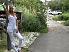 Leie, Grosser schwanz, Blondine, Blasen, Spermaladung, Im freien, Öffentlich