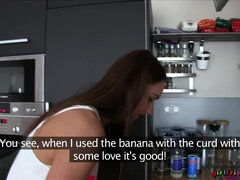 Blonde, Brunette brune, Couple, Tchèque, Cuisine, Lesbienne, Léchez, Seins naturels