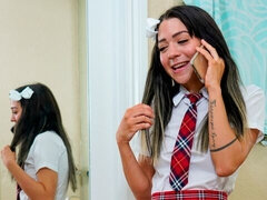 Verga grande, Morena, Pequeña, Afeitado, Cabello corto, Flaco, Adolescente, Tetas