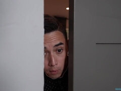 Gros cul, Gros seins, Sucer une bite, Tir de sperme, Gorge profonde, Faciale, Branlette thaïlandaise, Maman