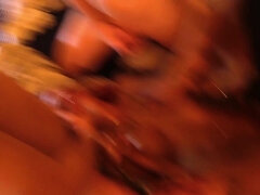 Gros seins, Sucer une bite, Femme couguar, Partouze, Groupe, Hard, Masturbation, Mère que j'aimerais baiser