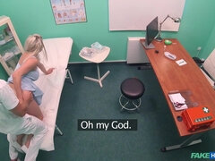 Grosser schwanz, Blasen, Vollbusig, Kehlenfick, Arzt, Lecken, Muschi, Rasiert