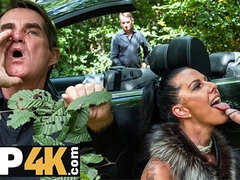 Grosser schwanz, Braunhaarige, Auto, Paar, Gehörnter ehemann, Hd, Milf, Bizarr