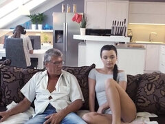 Mamada, Morena, Atrapados, Papá, Penetracion con dedos, Hd, Coño, Afeitado