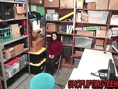 Amateur thief facialized