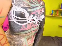 18 jahre, Leie, Grufti, Hardcore, Masturbation, Orgasmus, Solo, Tätowierung