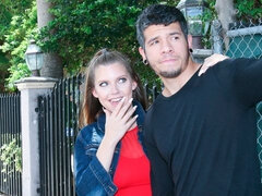 Arschlecken, Blasen, Hundestellung, Handjob, Küssen, Natürlichen titten, Rasiert, Jungendliche (18+)