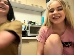 Amateur, Rubia, Morena, Lesbiana, Masturbación, Pezones