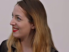 Nana, Sucer une bite, Britannique, Homme nu et filles habillées, Européenne, Fétiche, Groupe, Talons
