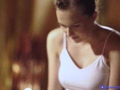 Жопа, Чешки, Ласковые ручки, Массаж, Натуральные сиськи, Масло, Короткая стрижка, Сиськи