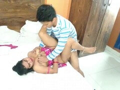 18 jaar, Stel, Vies praten, Indisch, Rijpe lesbienne, Moeder, Stiefmoeder