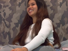 Pijpbeurt, Hardcore, Natuurlijke tieten, Klein, Slet, Alleen, Thais, Tieten likken