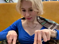 Tussi, Bad, Blondine, Fetisch, Faustfick, Masturbation, Öffentlich, Dusche