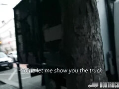 Tir de sperme, En levrette, Hd, Hongroise, Public, Chatte, Maigrichonne, Nénés