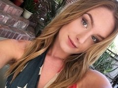 デカ尻, ブロンド, フェラチオ, キス, 淫乱熟女, アウトドア, プール, オッパイの